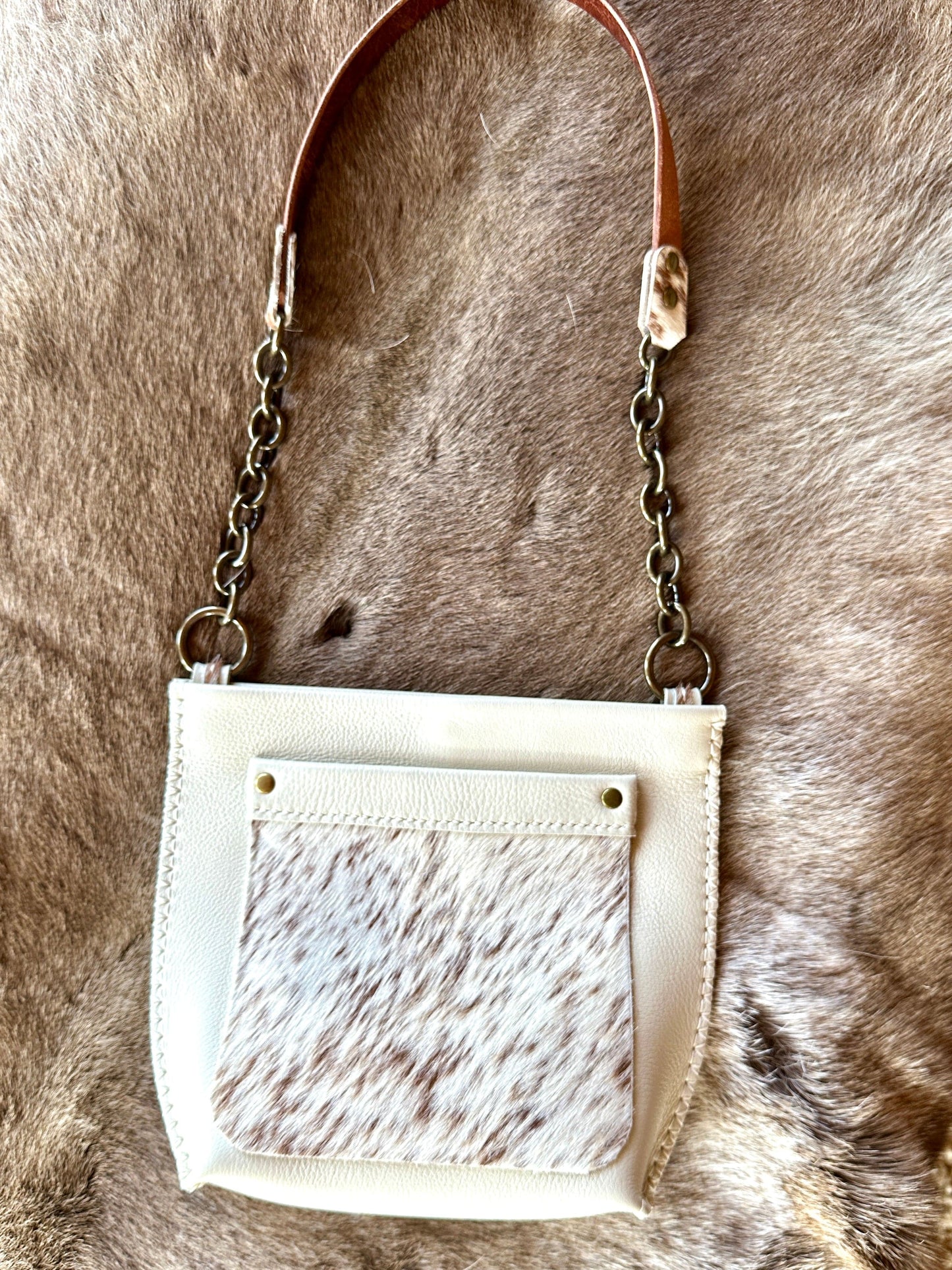 Bridger Leather Handbag Little Fawn Crema Shoulder Bag