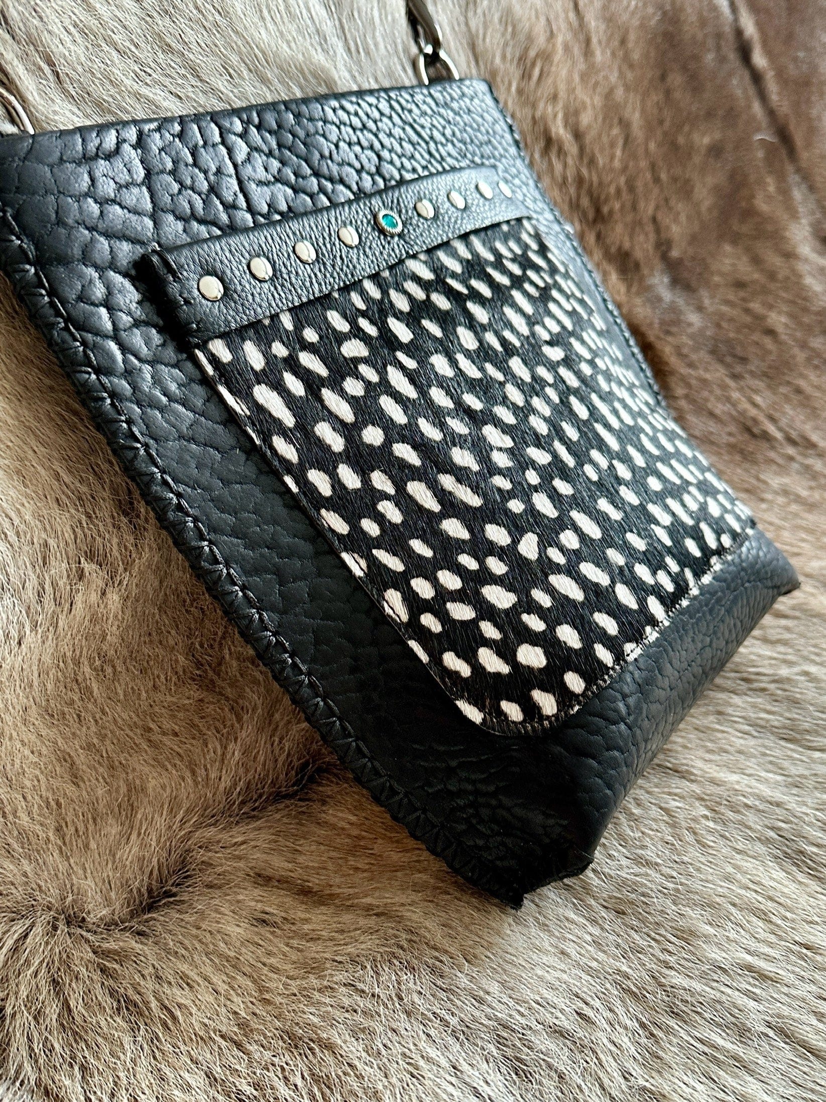 Bridger Leather "SPOT" | Bison Leather Crossbody with Spotted Pocket